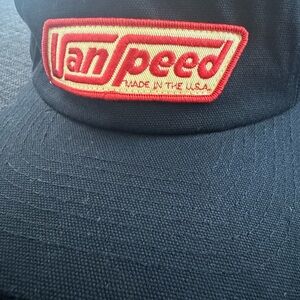 Pre-owned black VanSpeed hat. Good condition